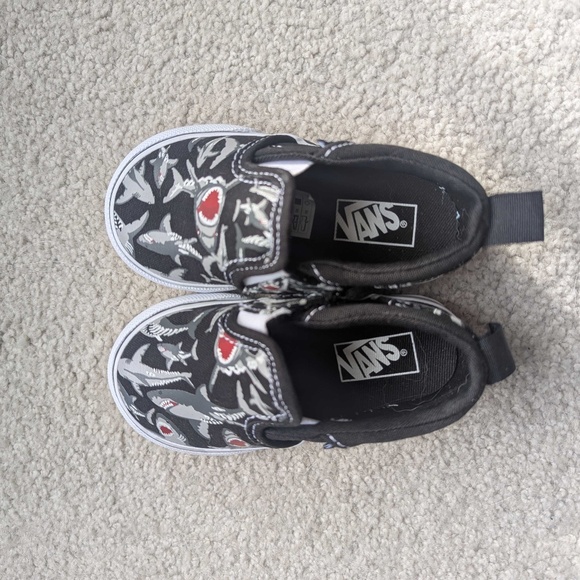 Vans Toddler Slip On Shark Shoes - Size 5 - Picture 2 of 5